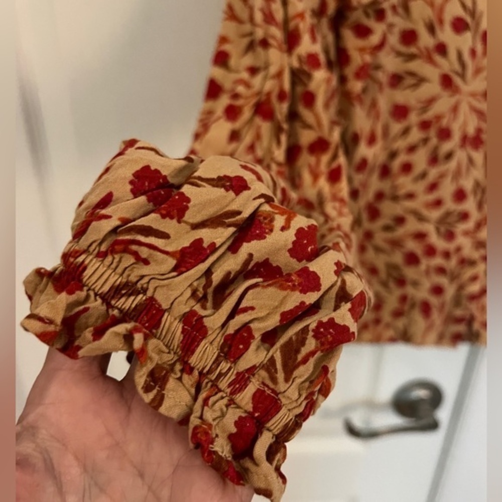 XIX PALMS S Toledo Ruffle Top - Picture 5 of 12
